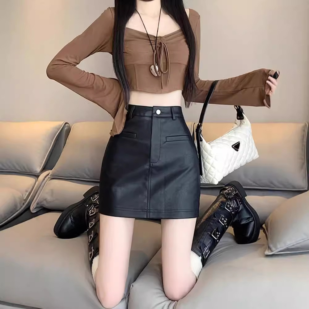 Small leather skirt black spring pu leather half-length skirt hip early autumn and winter 2024 new high waist ladies skirt all-match