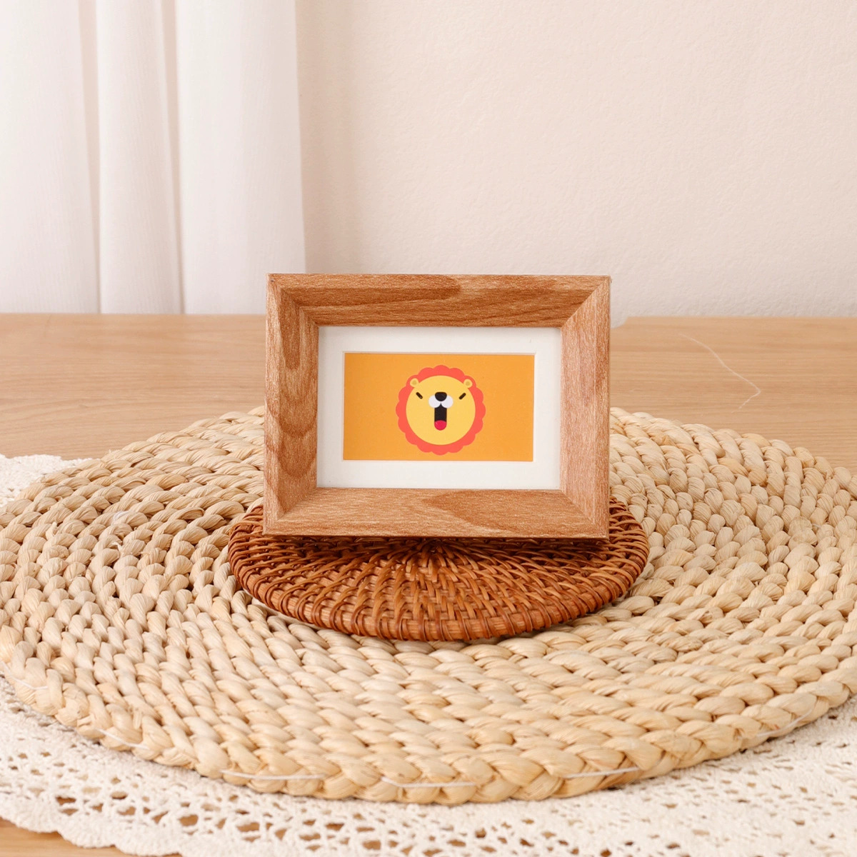 Picture of Mini 3 Inch Dione Desktop Ornaments RMB DIY Collection Frame Couple Wedding ID Photo Small Photo Frame Set Table