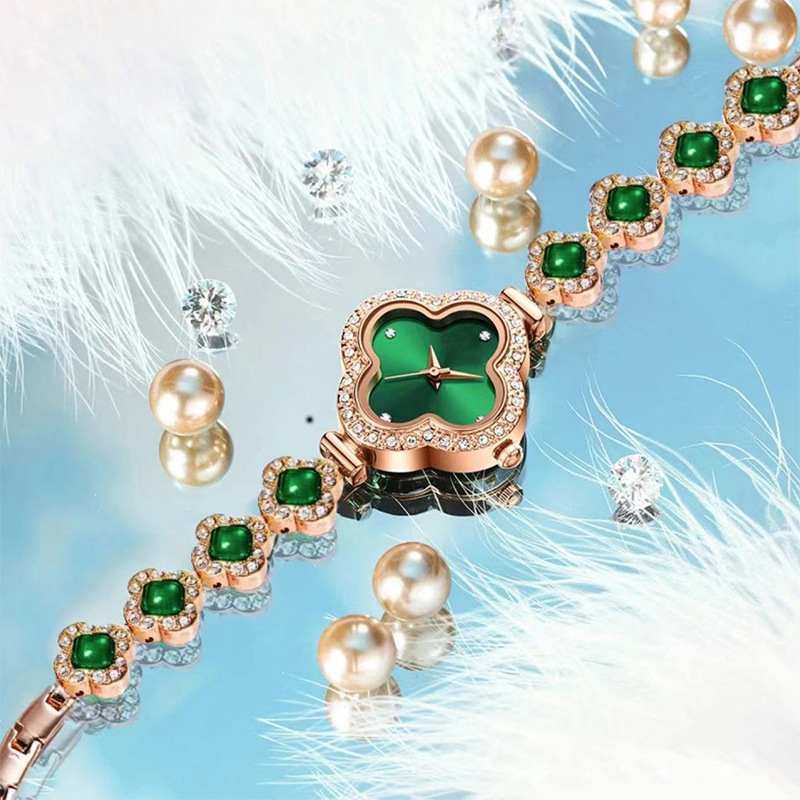 Picture of Live Hot Hot Hot Fashion Four-leaf Clover Bracelet Quartz Watch Emerald Women's Watch Women's Watch Factory Wholesale
