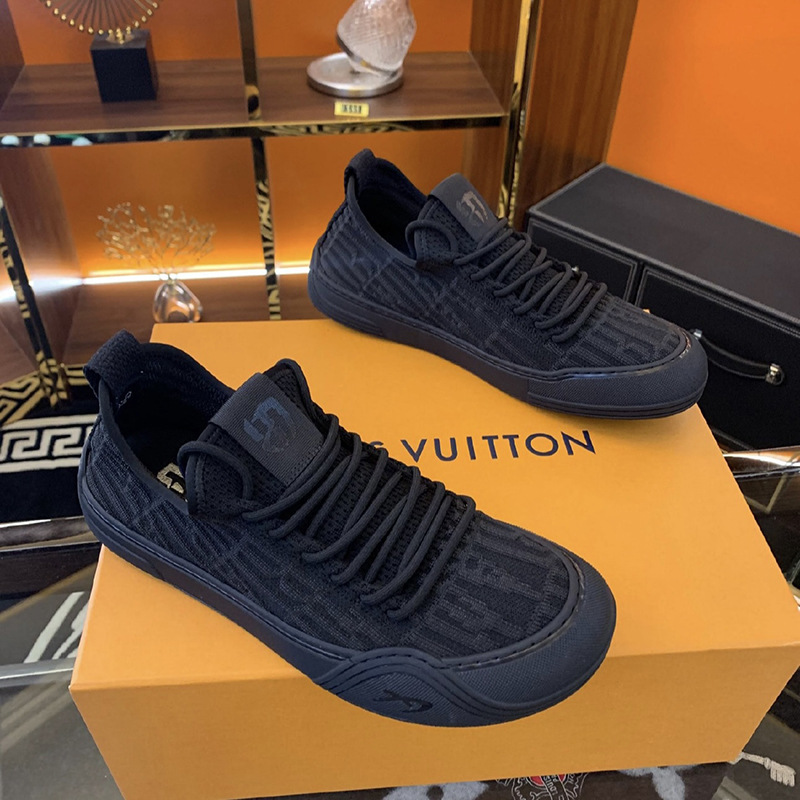 Men's Shoes Spring 2024 New Shock Absorbing Mesh Breathable Slip-on Lazy Shoes Fashion Dirt Resistant Canvas Shoes Board Shoes