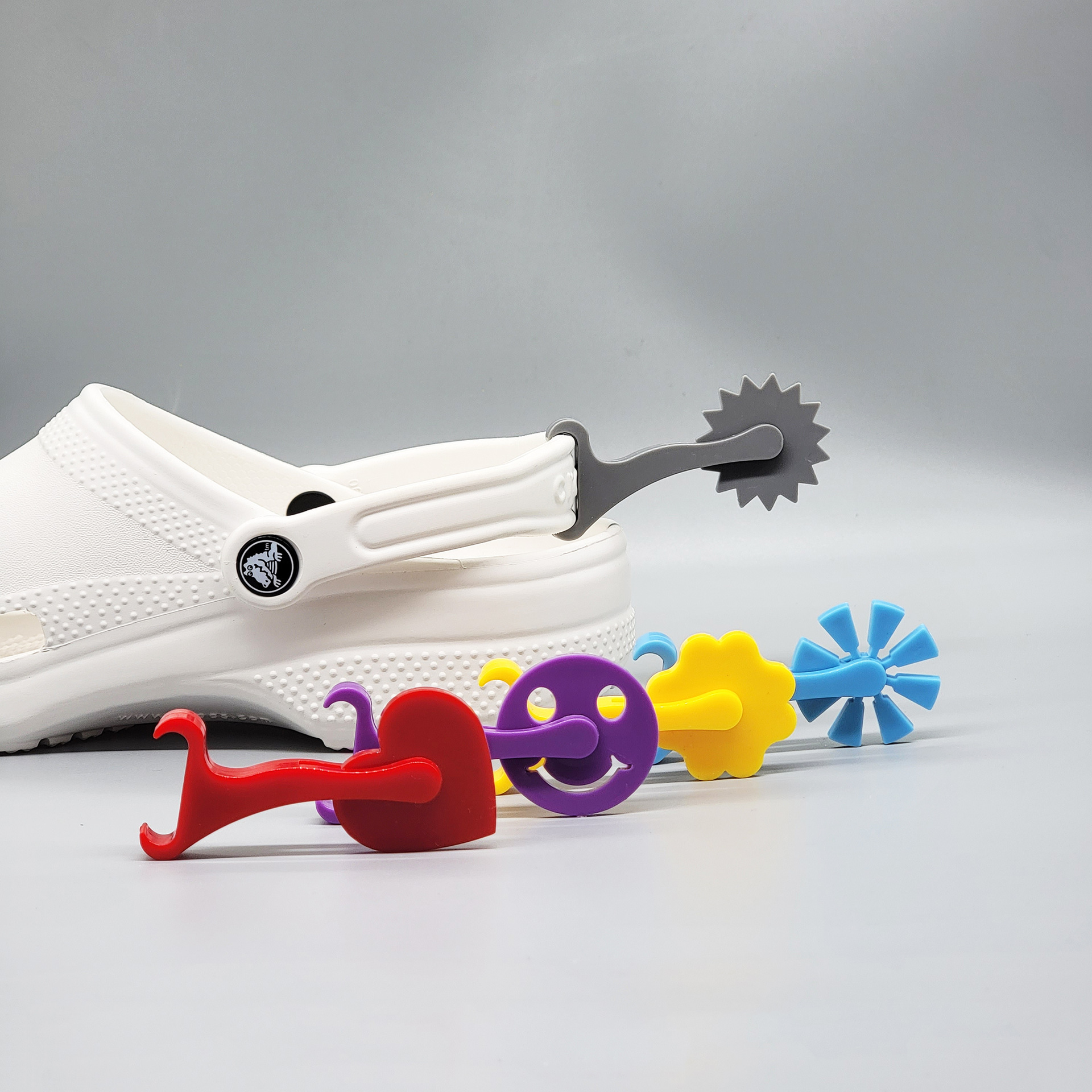 Cross-border New Spurs charm Trinkets Hole Shoes Tail Pendant Shoes Rotating Pendant Accessories