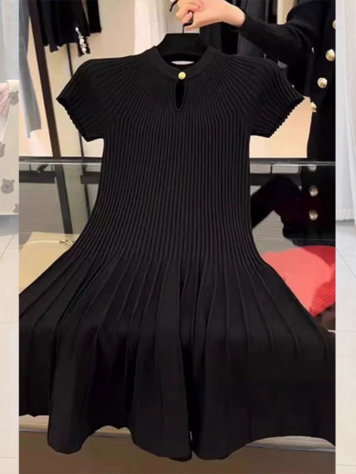 Niche Design Sense Heavy Industry Pleated Waist dress Women's Summer New Hollow Water Drop Collar Design Sense Knitted Skirt