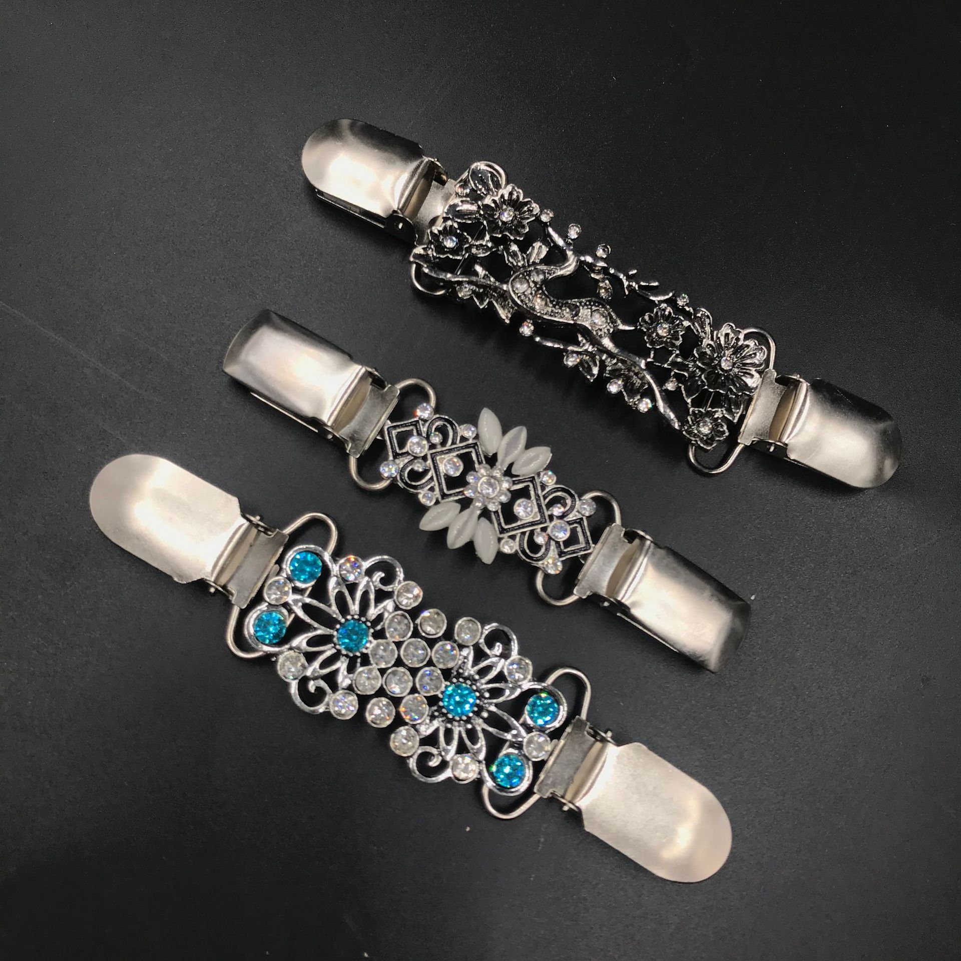 Picture of Amazon 3-piece sweater shawl clip vintage sika deer cardigan collar clip duckbill clip dress shirt brooch clip