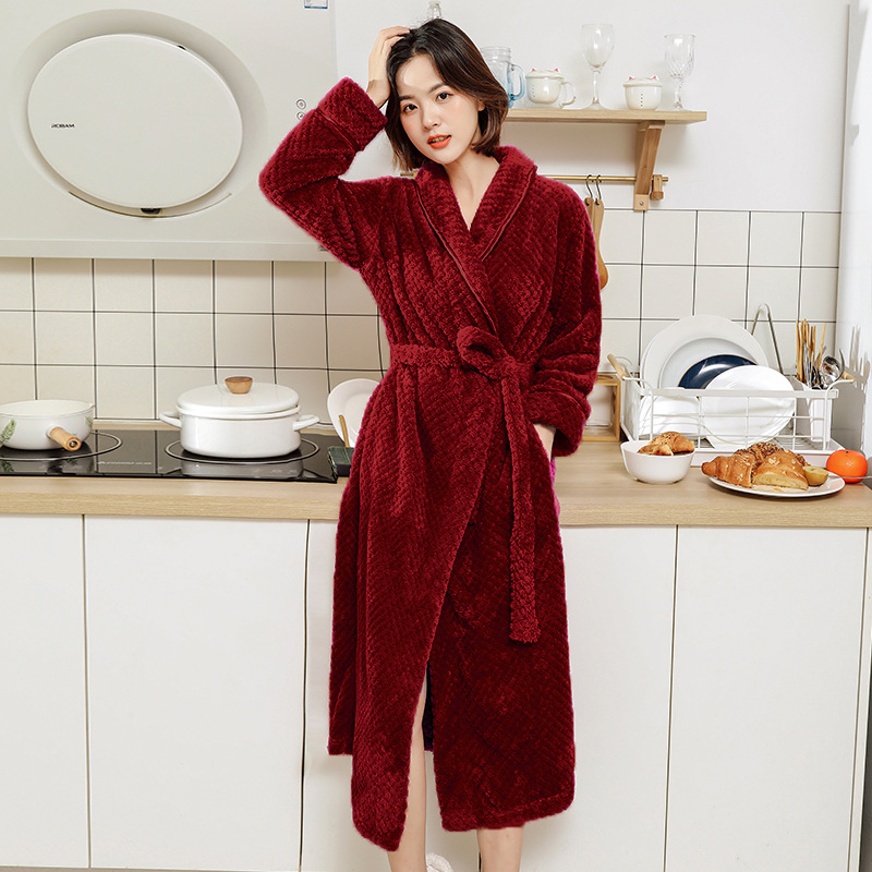 Picture of Inner Model Nightgown for Women in Autumn and Winter for Couples, Extra Long and Velvet Thickeneded Double-Sided Velvet Coral Velvet Bathrobe for Men with Extra Fat