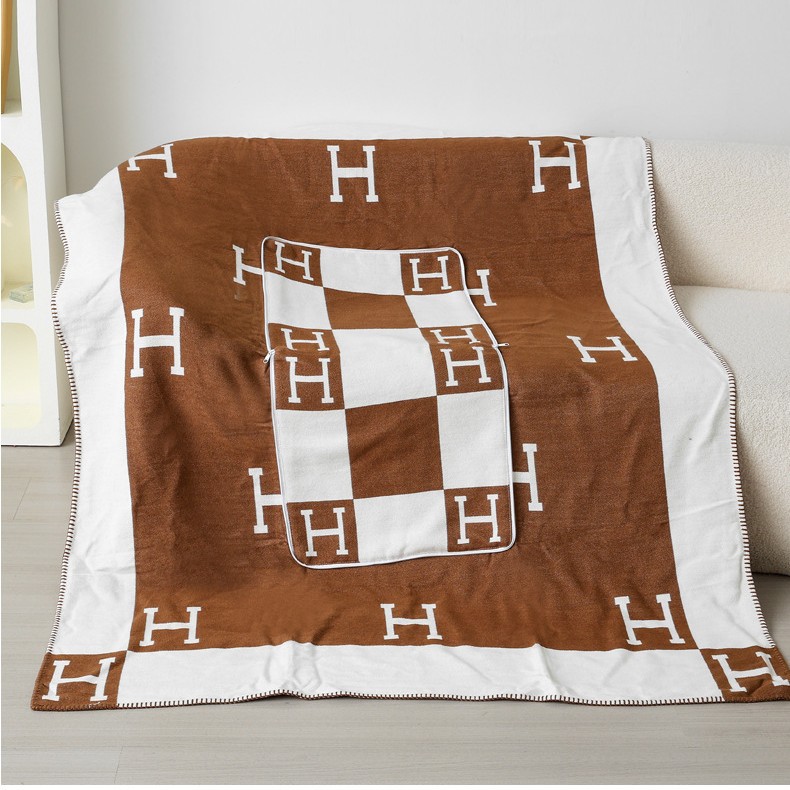 Picture of Cross-Border Amazon Fleece Blanket Single Blanket Air Conditioning Blanket Sofa Cover Blanket Nap Blanket H Letter Aviation Flight Blanket
