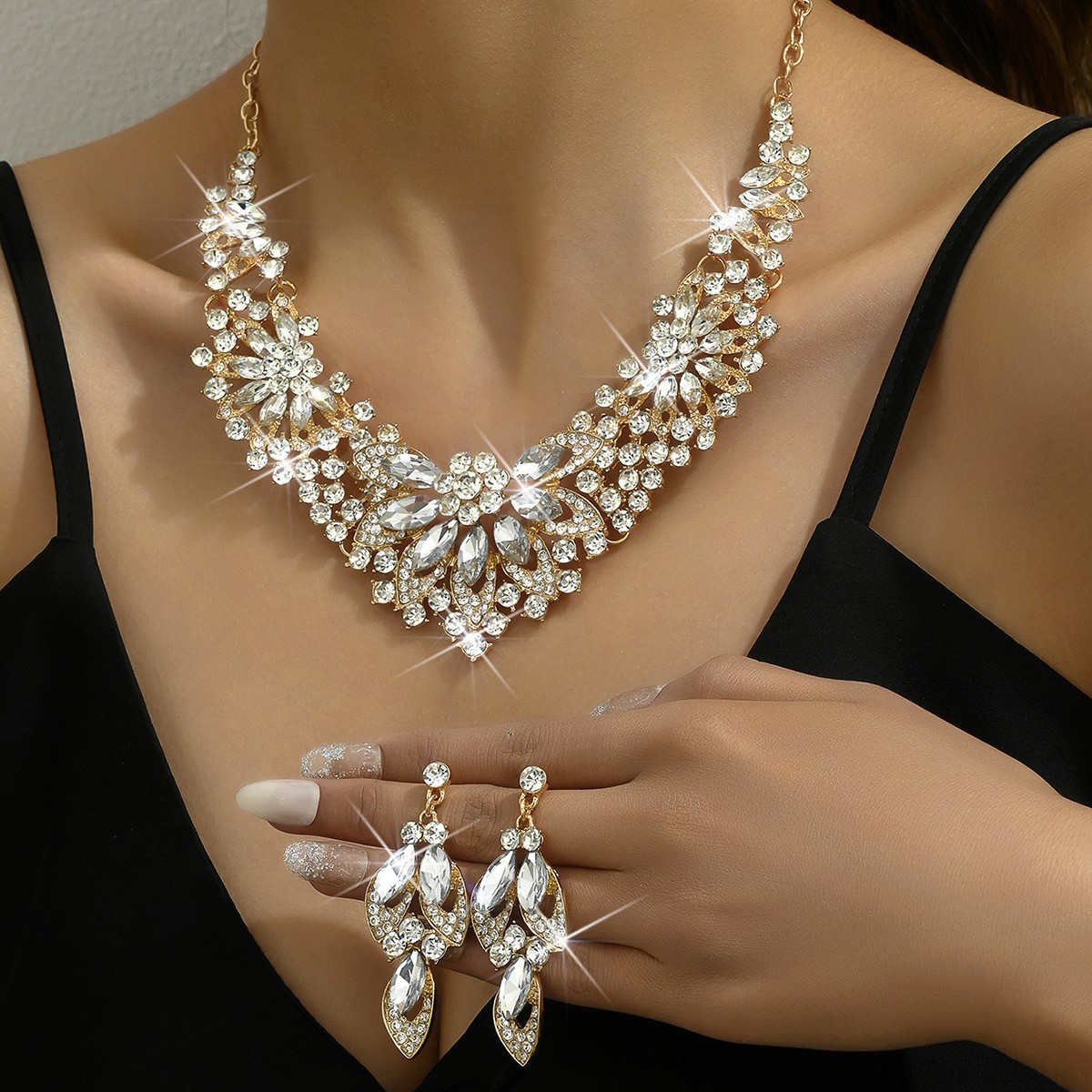 Cross-border TEMU Europe and the United States exaggerated atmosphere crystal necklace earrings suit bride wedding alloy chain women's accessories
