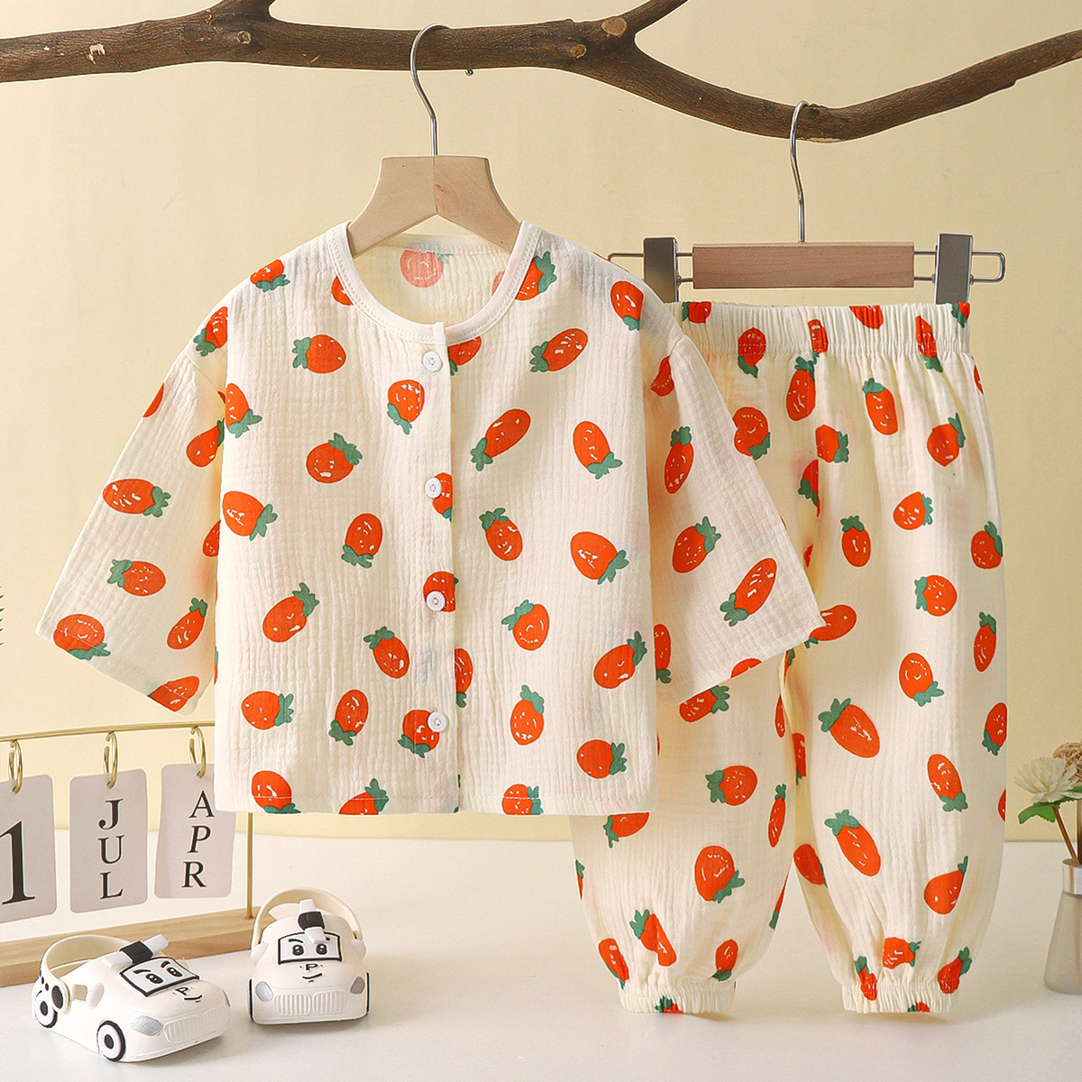 Picture of Children's thin double-layer cotton gauze boys' pajamas summer Girls' Home wear boys' long-sleeved bloomers suit