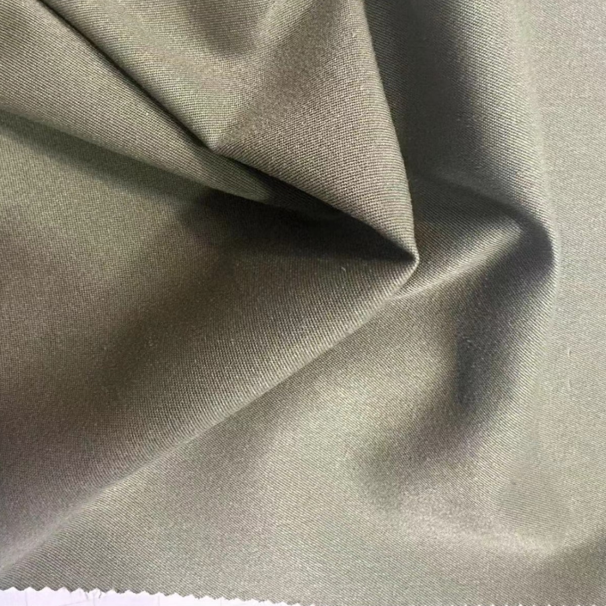 Twill Stretch Cool Silk Cotton Fabric Polyester Material Windbreaker Cotton Clothing Outdoor Ski Clothing down Jacket Fabric in Stock