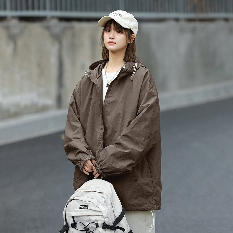 Picture of UPF50 Ice Silk Sunscreen Clothing Women's Summer Thin Loose Waterproof Sunscreen Clothing Couple Coat Men Can Develop LOGO