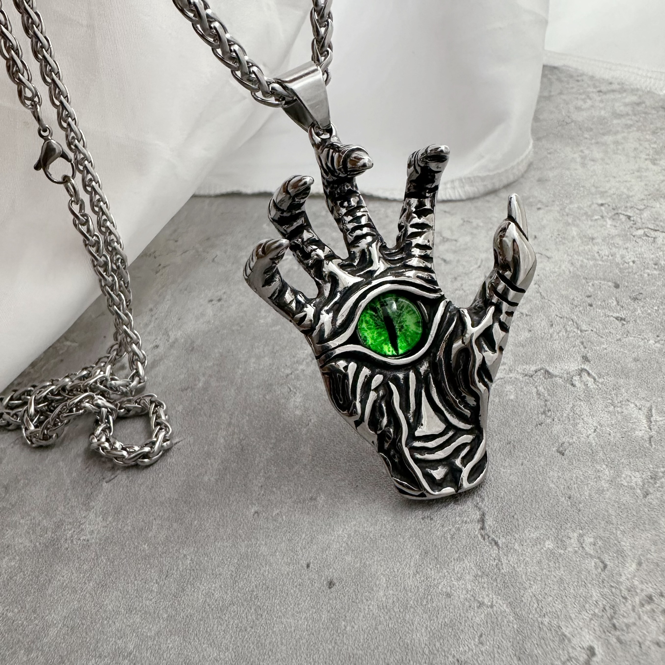 Devil's Eye Necklace Men's Personalized Hip-Hop Ins Trendy Titanium Steel Pendant Light Luxury Retro Easiest for Match Sweater Chain