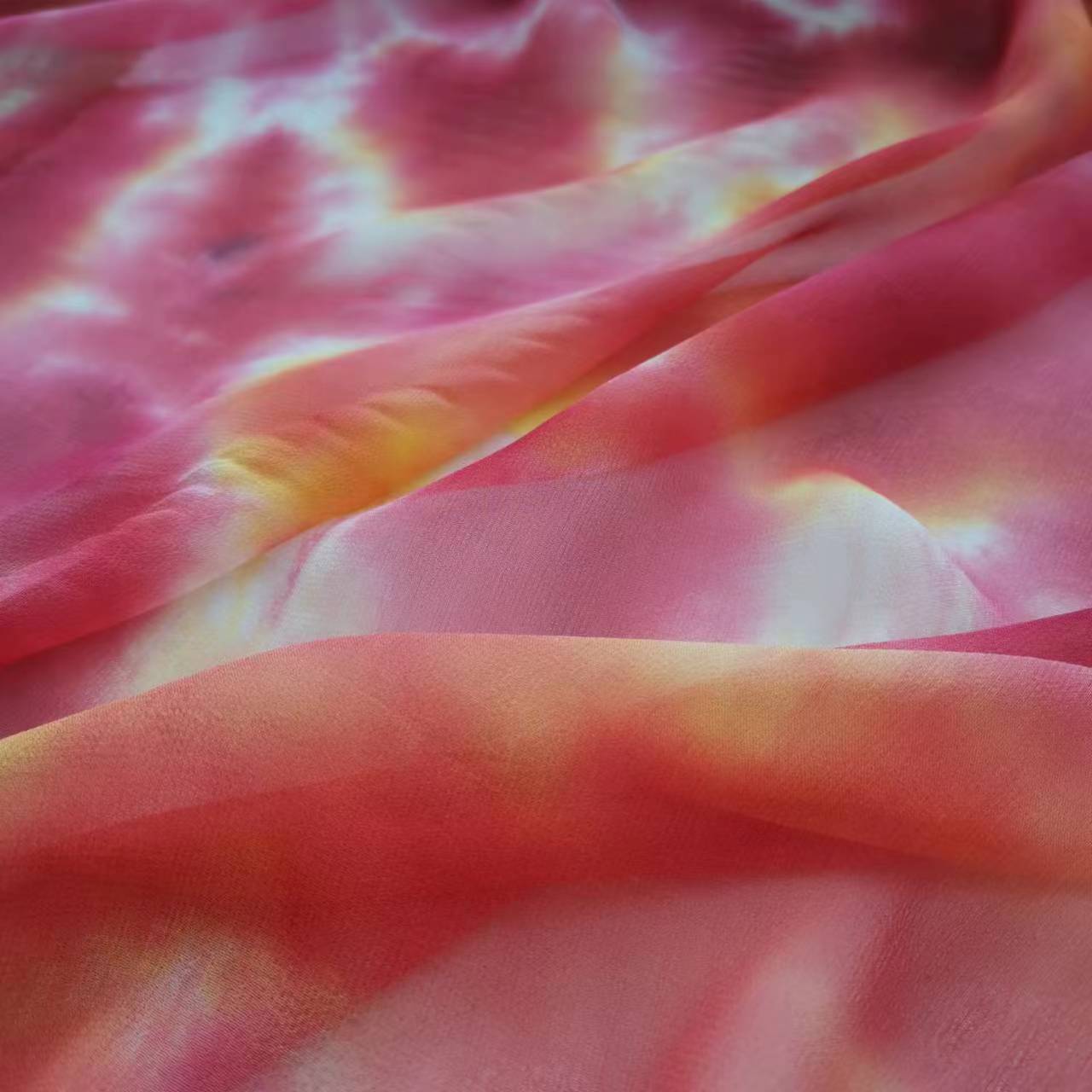 Picture of Silk Georgette Fabric with Silk Shading, 8 Momme Narrow Width, 100% Silk Fabric for Fashion