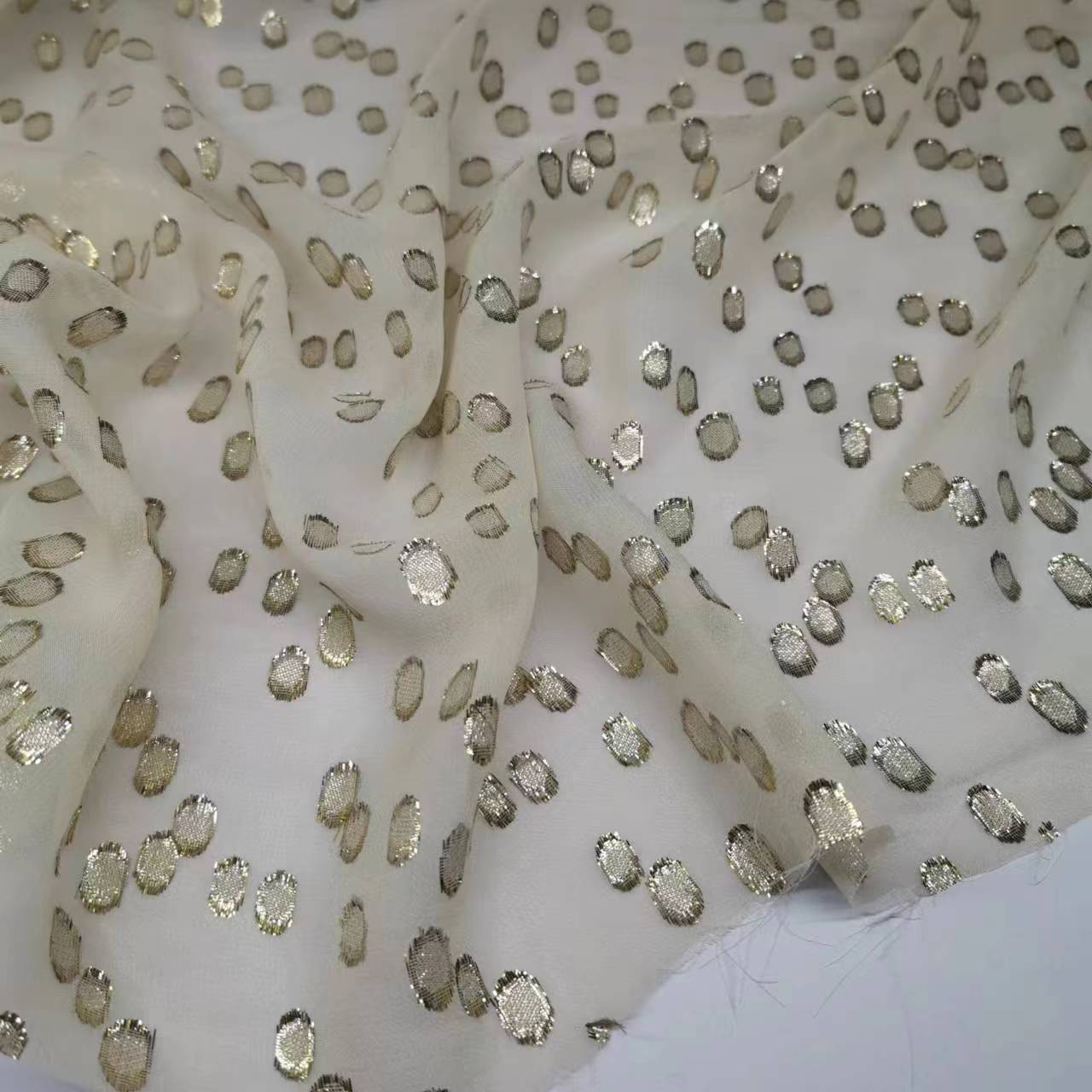 Dianzi Woven Gold Mulberry Silk Light Rice Georgette Fabric 8mm Wide Fashion Silk Fabric