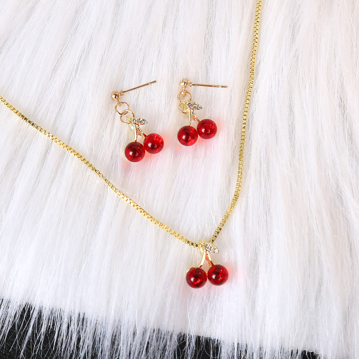 French Retro Diamond-encrusted Pomegranate Cherry Pendant Necklace Earrings Autumn and Winter Light Luxury High-end Sweet Cute suit