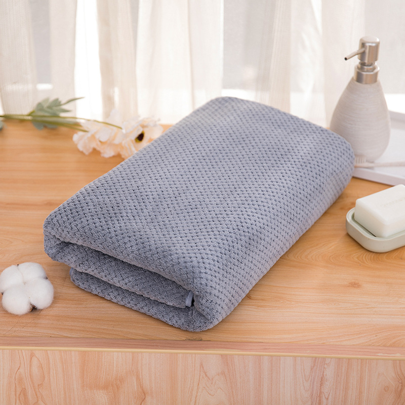 Picture of Pineapple plaid wool bath towel warp knitted coral velvet soft absorbent factory wholesale men and women Bath not easy to lint large square towel