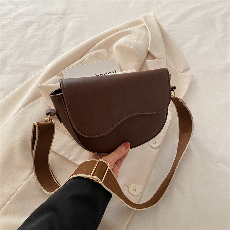 Picture of Textured small bag women's simple shoulder bag 2024 spring new popular messenger bag fashion underarm saddle bag
