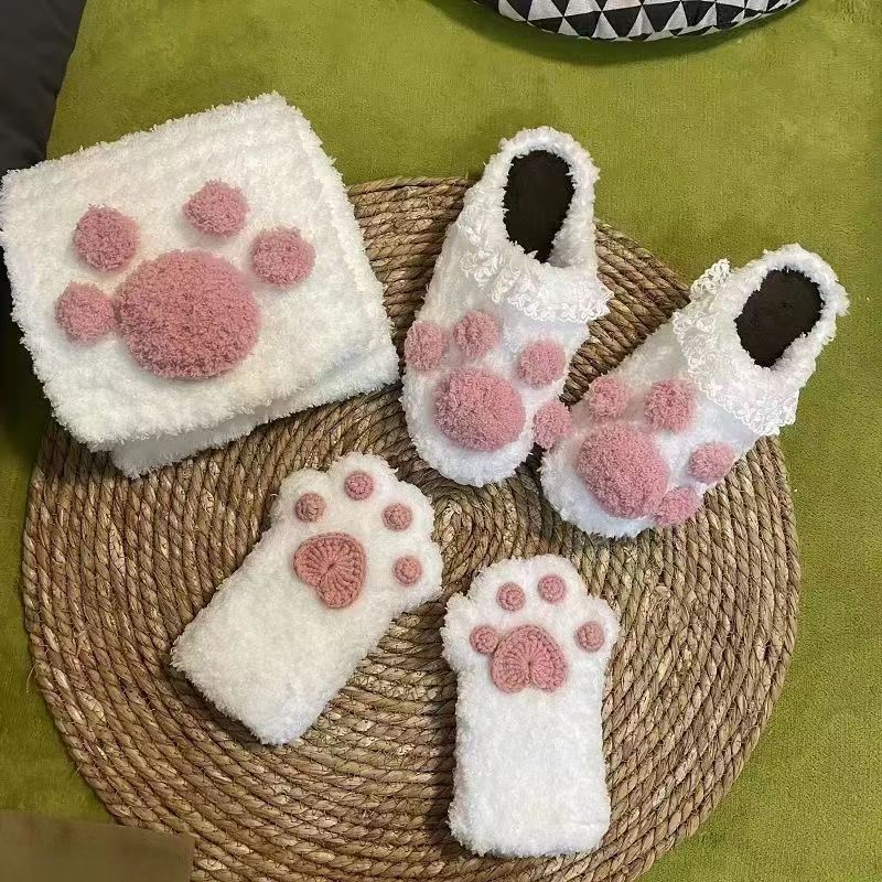 Cute autumn and winter Cat Claw scarf handmade diy coral fleece slippers woven material bag for girlfriend gift warmth