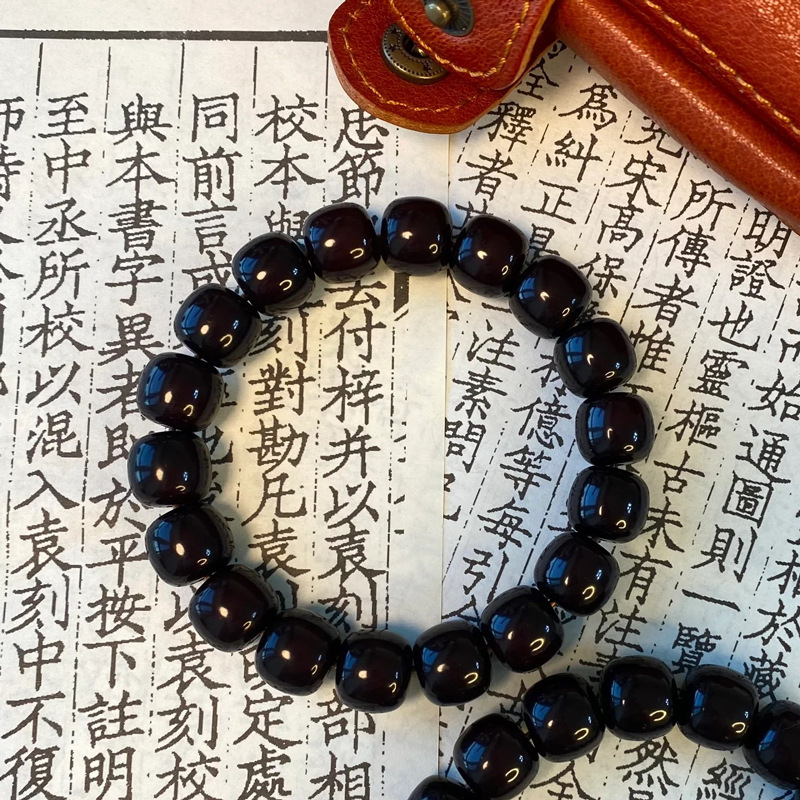Picture of Factory wholesale sugar fried chestnut bodhi root hand string around the finger soft student version of the text play beads natural bodhi seed hand string
