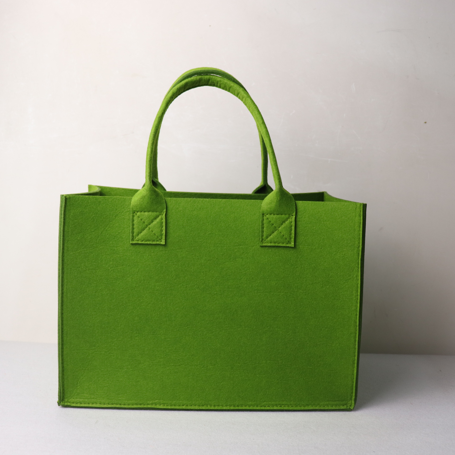 Picture of Custom Felt Bag Letter Felt Tote Bag Handbag Accompanying Gift Solid Color Simple Bag Storage Spot Wholesale