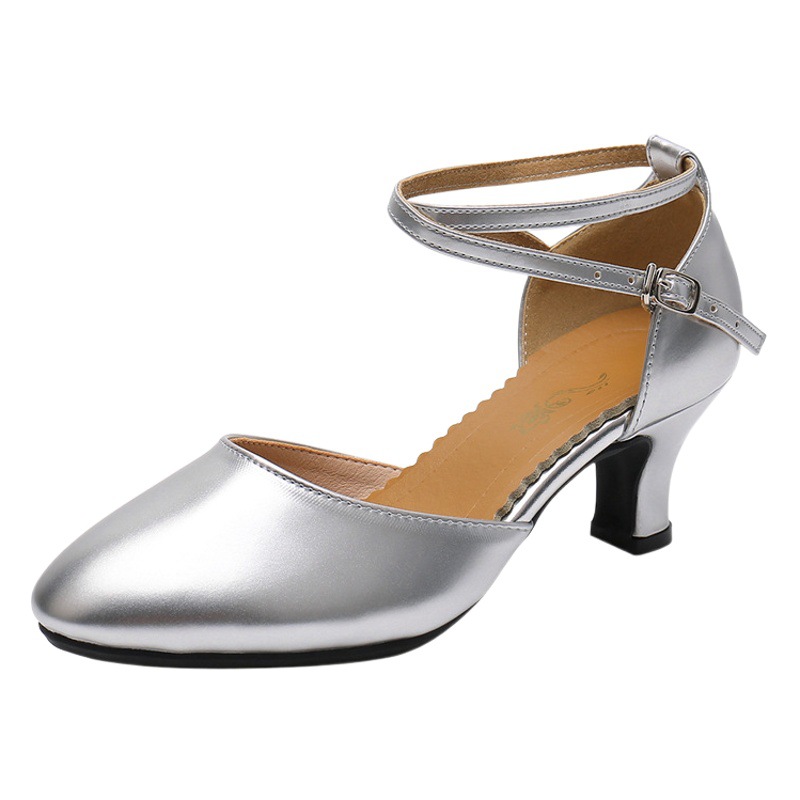New Dancing Shoes silver Women's Latin Dancing Shoes Soft Sole Square Dance Shoes Mid-heel Social Dance Shoes Modern Dance Shoes Low-heel