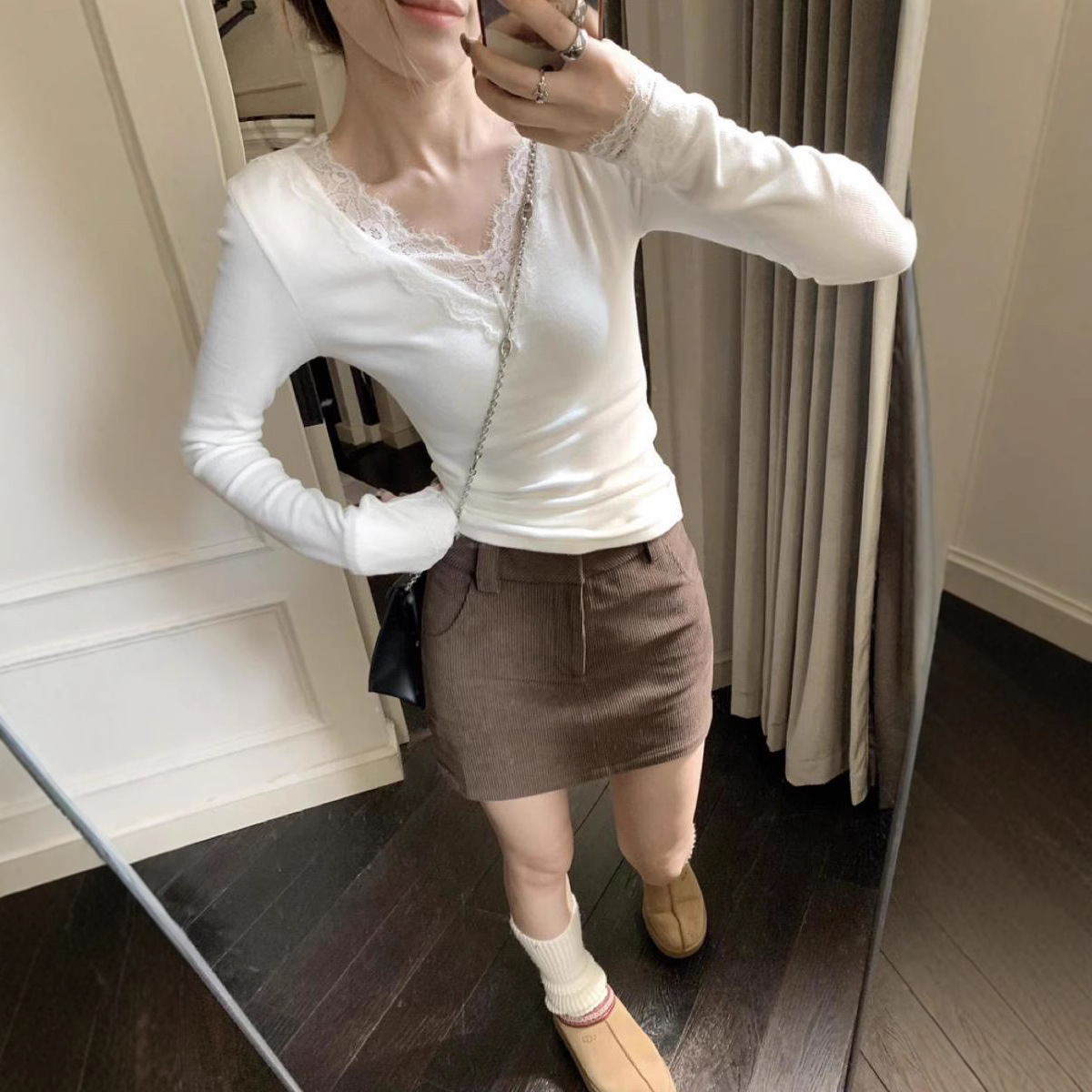 Foreign trade pure desire hot girl top women's spring and autumn gentle wind inside T-shirt lace stitching V-neck base shirt foreign style all-match