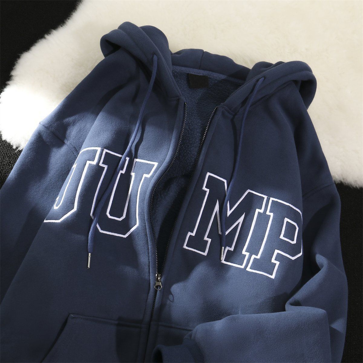 American Style Retro oversize National Fashion Hooded Sweatshirt Women's Winter Korean Style Loose fleece-lined Thickened Jacket Fashionable Top