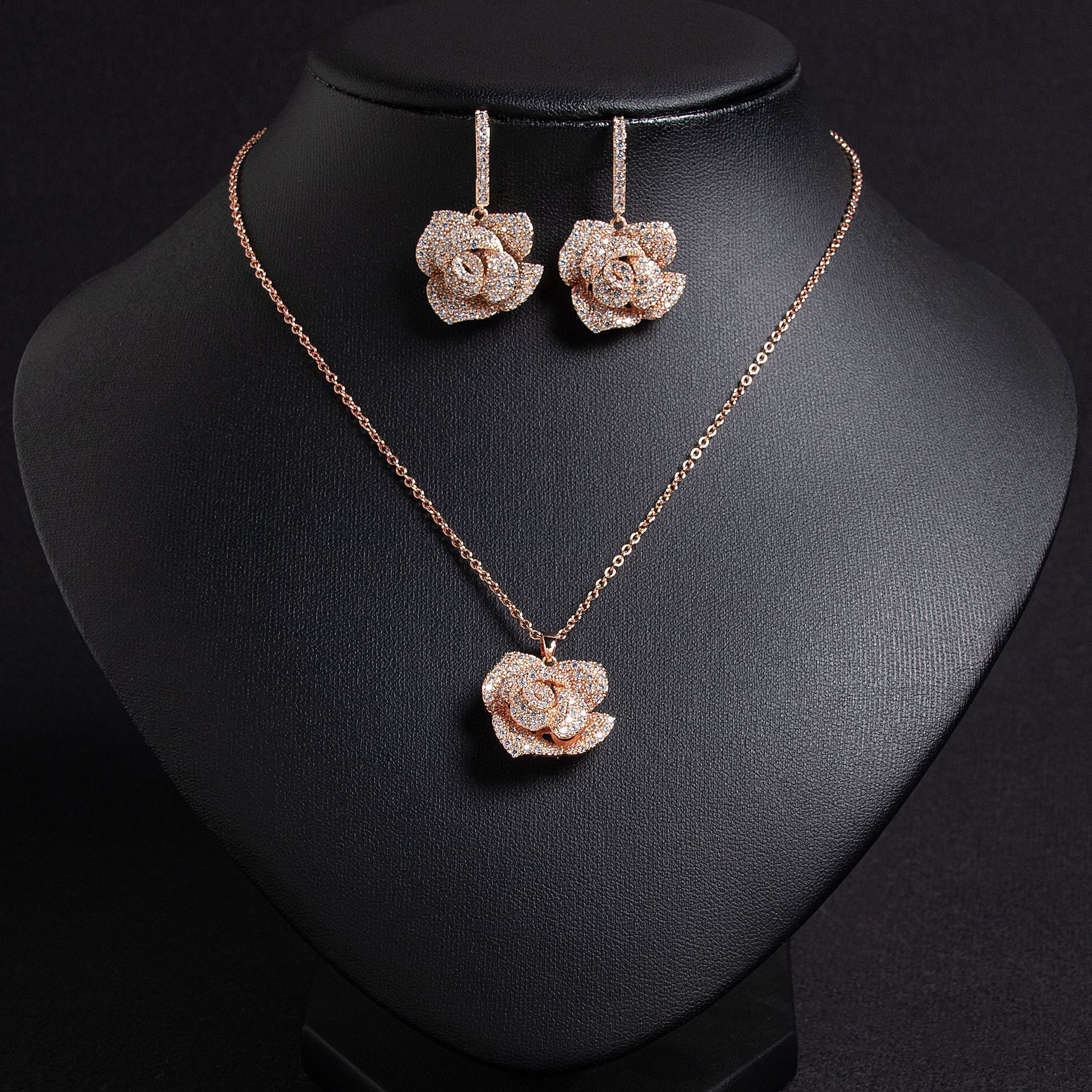 Liang Yaluren Rose Earrings Necklace Clavicle Chain Wedding Dress Accessories Bridal Wedding Jewelry Set Wholesale