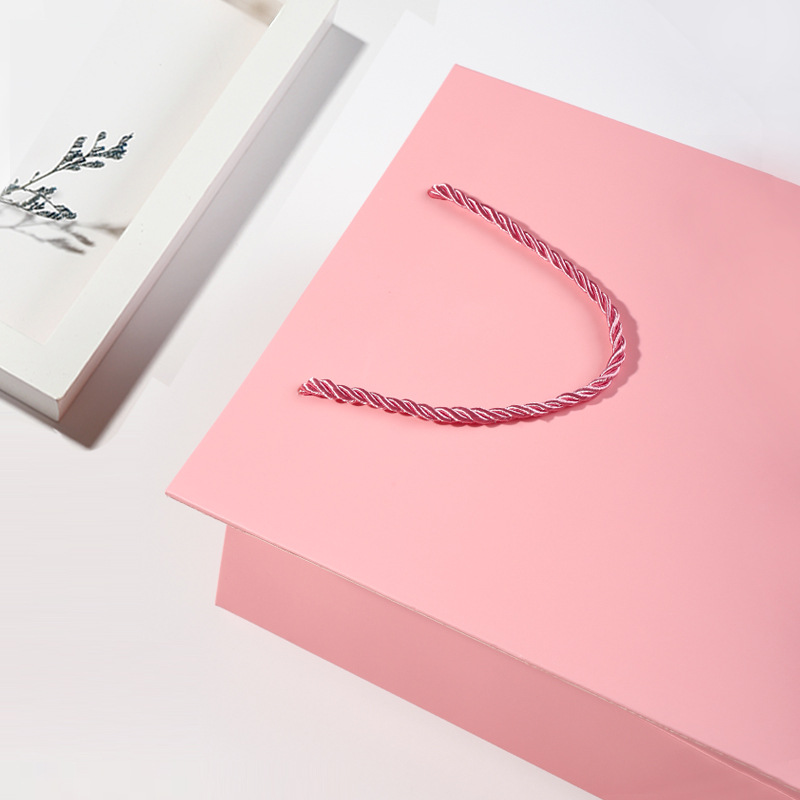 Picture of Pink Paper Bag Handbag Bead Jewelry Jewelry Clothing Store Cosmetics Accompanying Gift Packaging Gift Bag Gift Bag