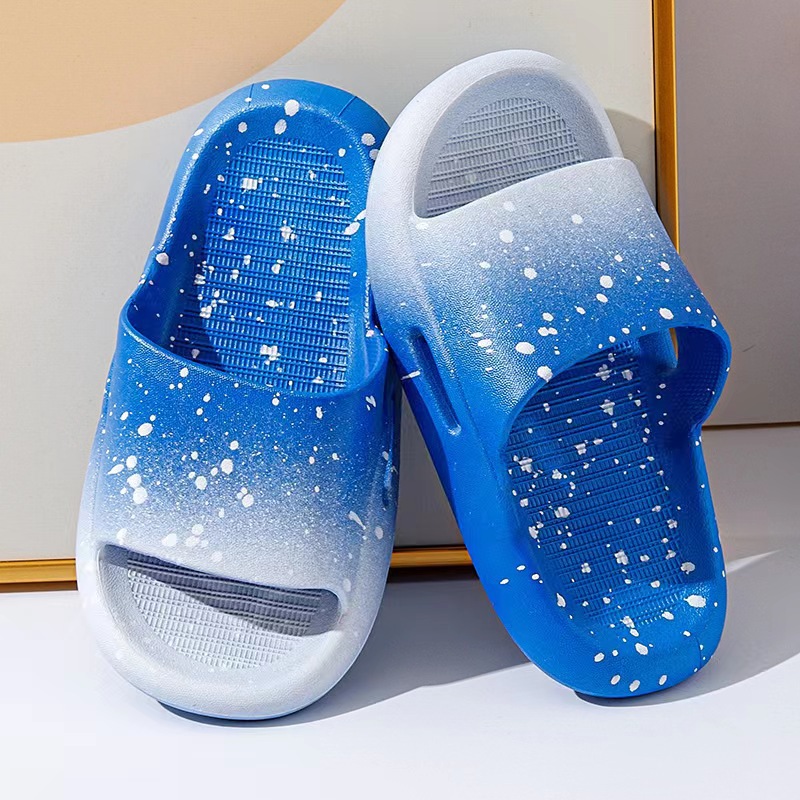 Popular gradient children's slippers summer new boys and girls indoor and outdoor home non-slip fashion parent-child sandals