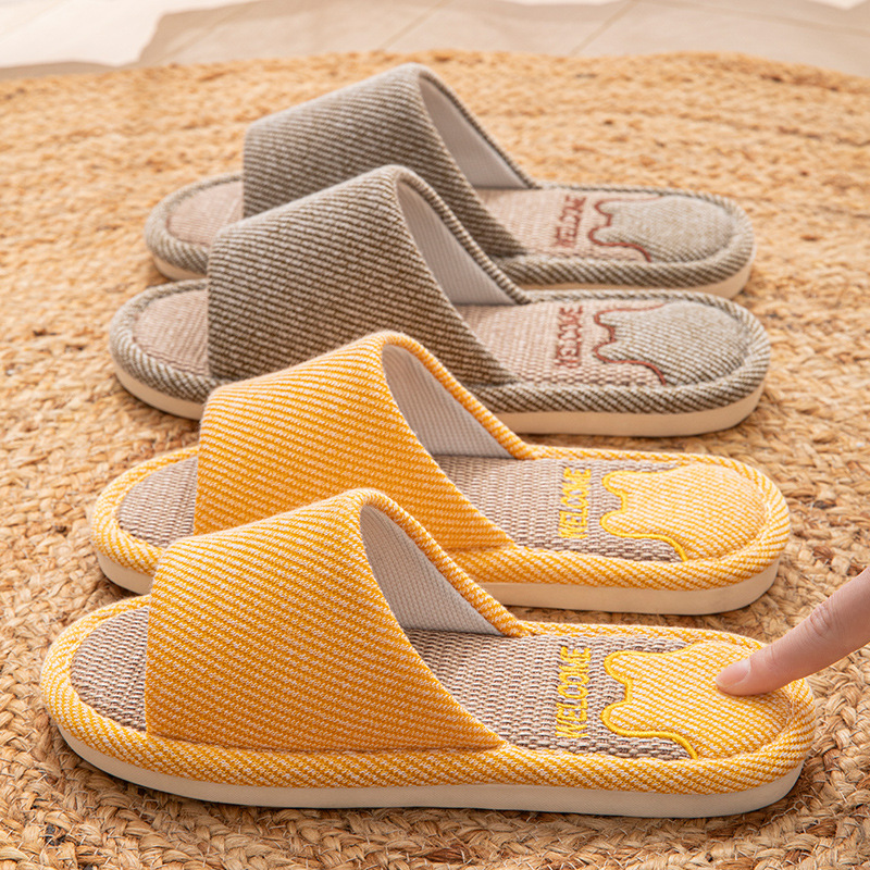 Cartoon Linen Slippers for Women in All Seasons, Breathable and Cute Bear Indoor Home Couple Anti-Slip Floor Slippers for Summer Men