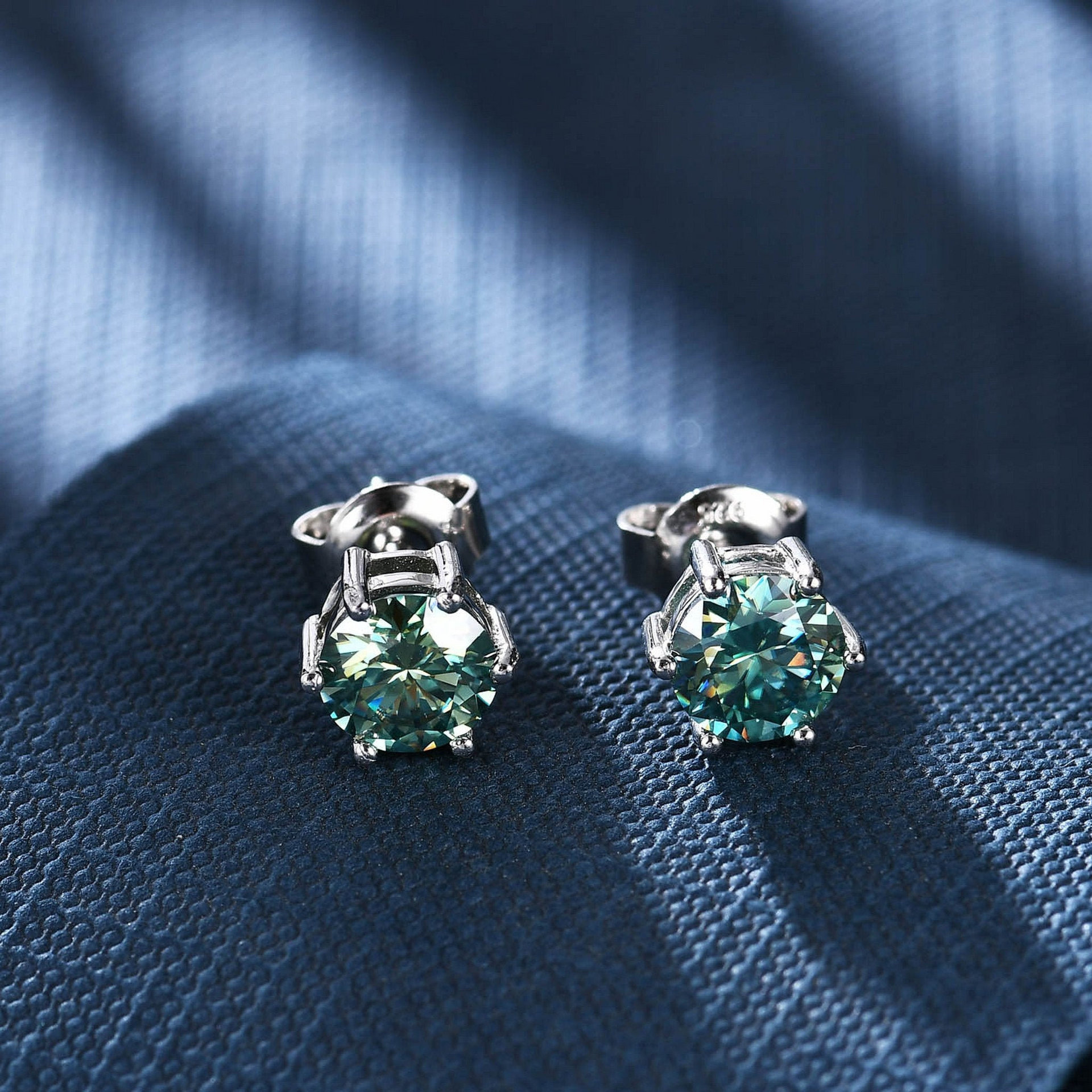 Picture of Source manufacturer S925 silver classic round green moissanite earring female Mori all-match diamond earring set decoration