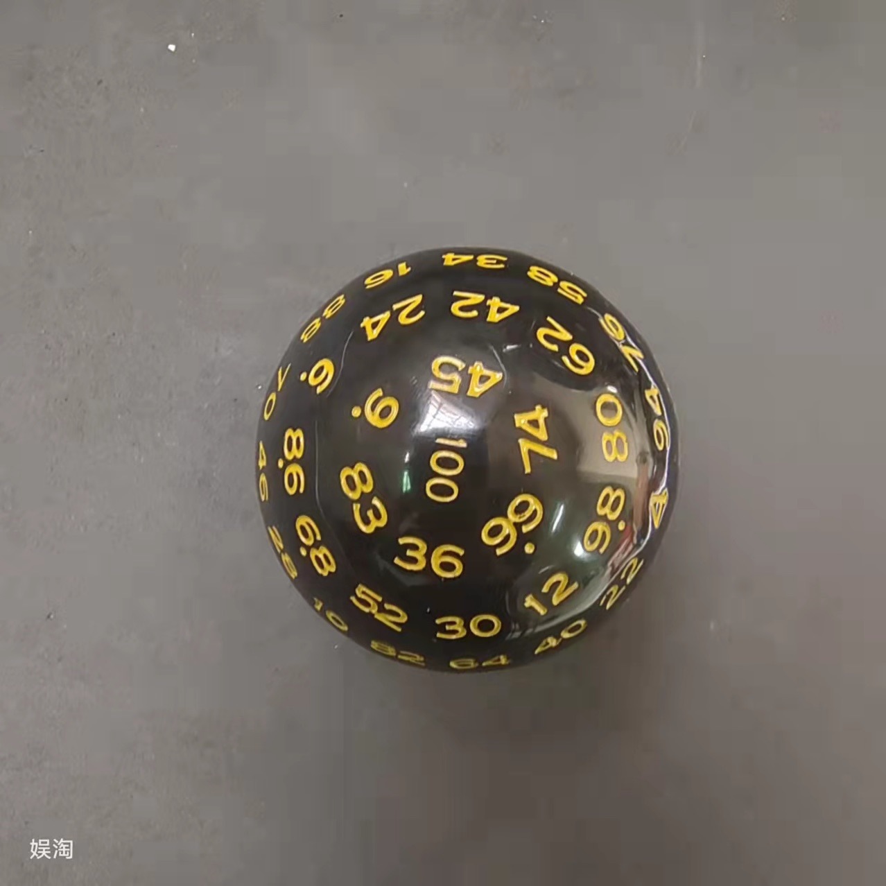 Picture of New 100-sided digital 1-100 dice multi-sided D100 ball game collection dice teaching table games props