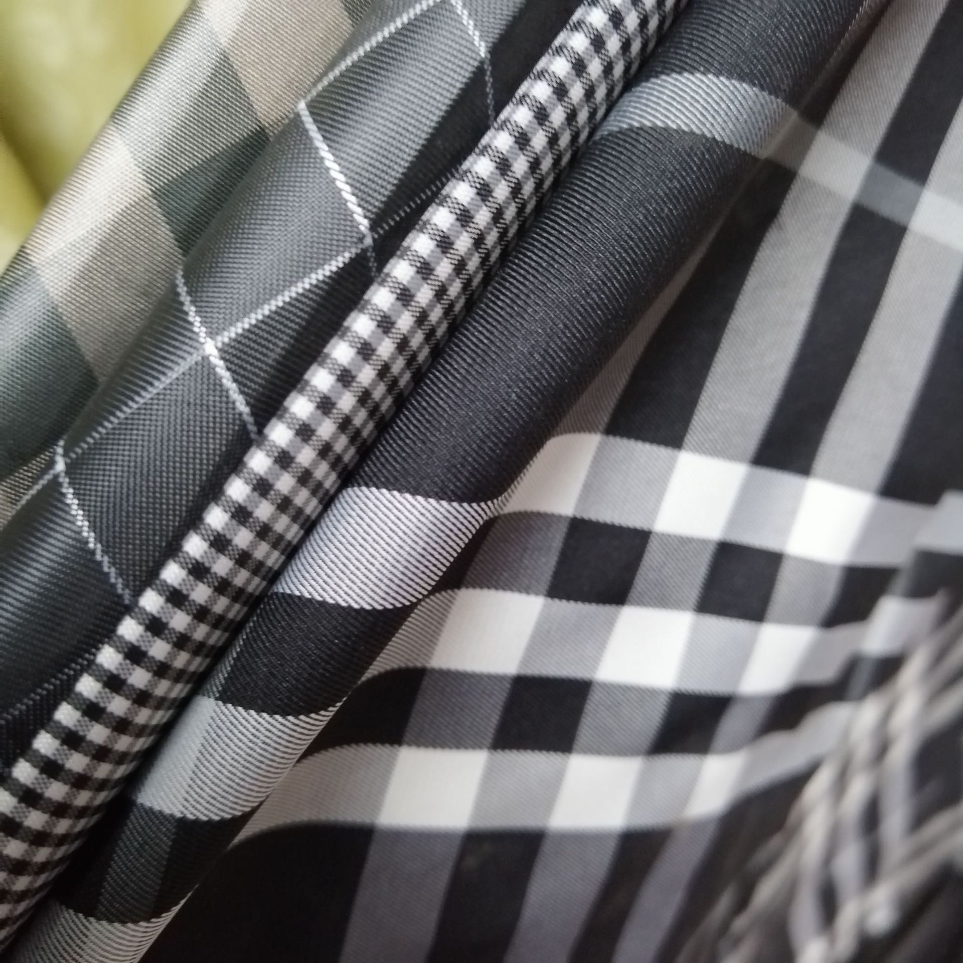 Polyester Plain Plaid Twisted Yarn-dyed Cationic Imitation Memory Cloth JK Uniform Wrinkle-resistant Autumn and Winter Clothing Fabric