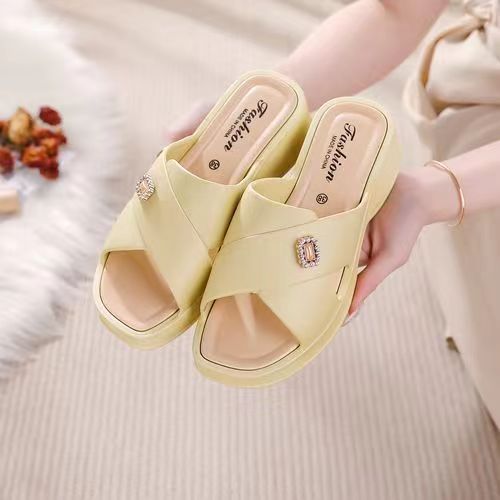 New high heel slippers outer wear thick bottom wear-resistant non-slip women's sandals height increasing simple fashion slippers wholesale
