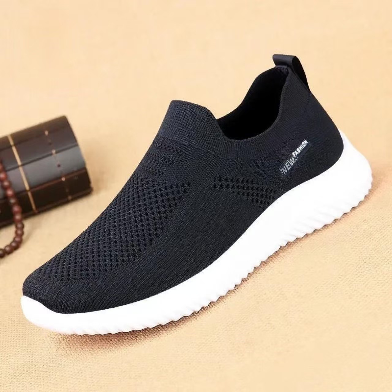 New Men's Shoes Spring Breathable Socks Shoes Casual Fly Woven Breathable Trendy Boys' Slip-On Men's Sports Shoes