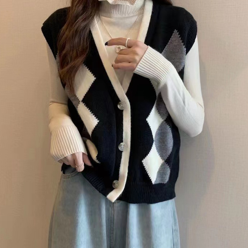 Lazy Style Black and White V-Neck Rhombus Knitted Vest Women's Waistcoat 2024 Spring and Autumn New Korean Style Cardigan Vest