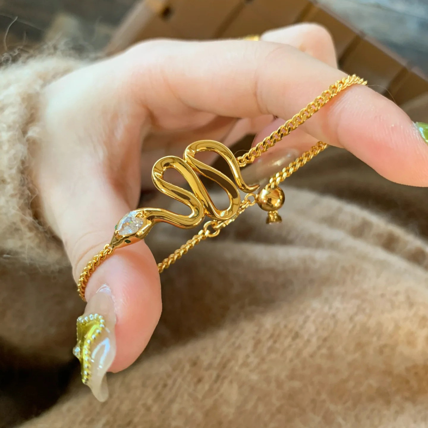 New Chinese Style Retro Snake Bracelet Women's High-end Fashion Light Luxury Gold Plated Snake Zodiac Bracelet Adjustable Women's Telescopic