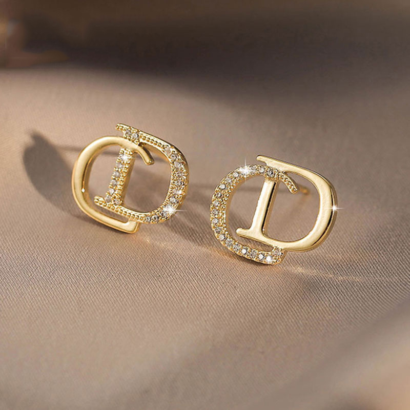 Cold wind CD letter earrings female niche design sense 2022 new fashion earrings high luxury silver needle earrings