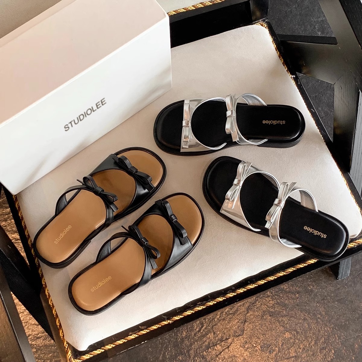 Grape Mom Same Style ~ Age-reducing Soft Bottom Bow Open Toe Beach All-match Casual Style Sandals and Slippers for Women in Summer