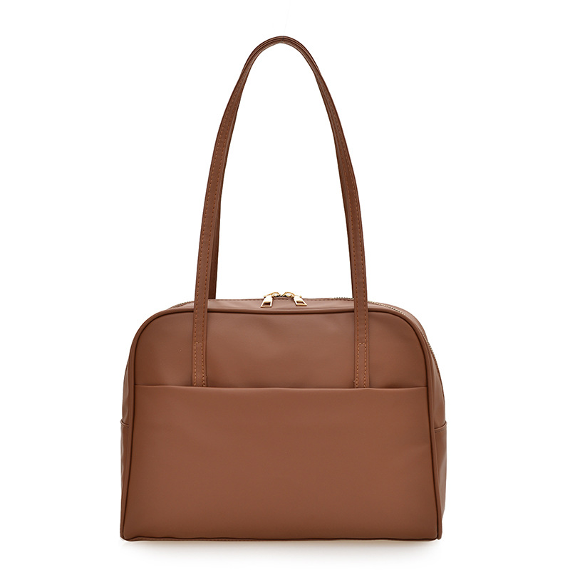 Picture of Korean Style Large Capacity Shoulder Bag Women Autumn 2024 New Retro Underarm Bag Simple Style Large Capacity Tote Bag