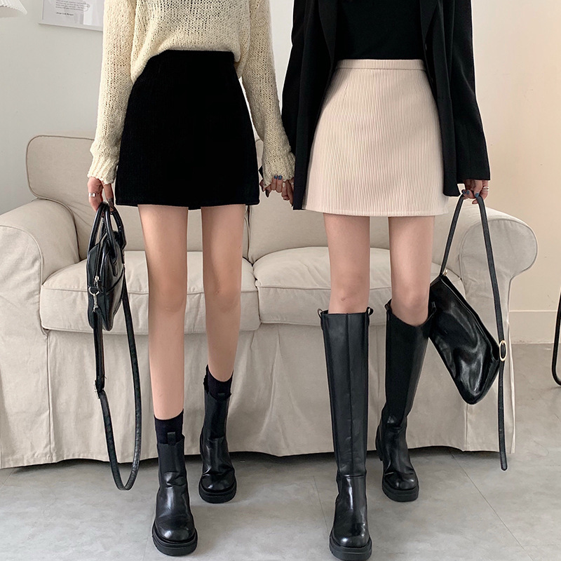 Women's Corduroy Short Skirt with Black Hip Skirt Ins High Waist Slimming Autumn and Winter Skirt A New 2024