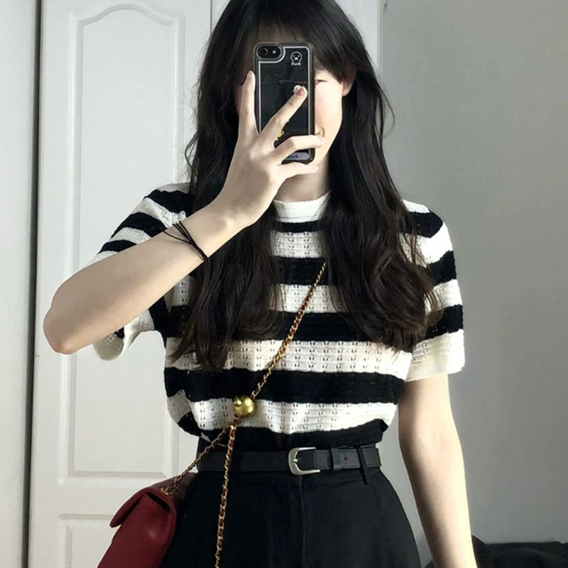 Hong Kong-style Striped Ice Silk Knitted Shoulder Short-sleeved T-shirt Women's Summer Slimming Design Sense Inner Short Chic Top
