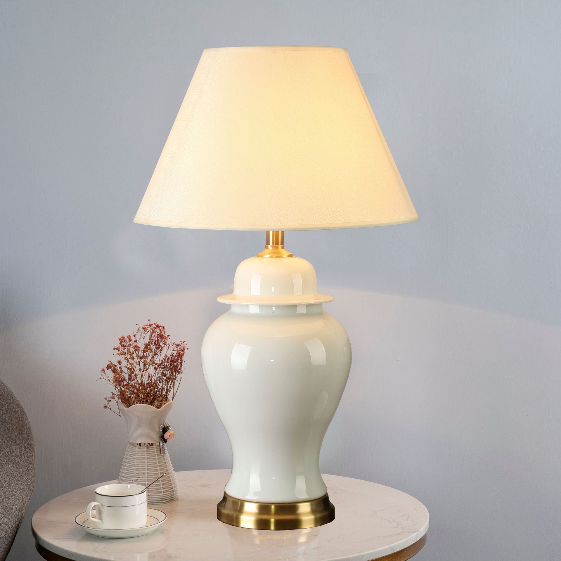Classic American-Style Minimalist Living Room Table Lamp, General Jar Ceramic Bedside Lamp for Bedroom, in Stock for Export and Dropshipping