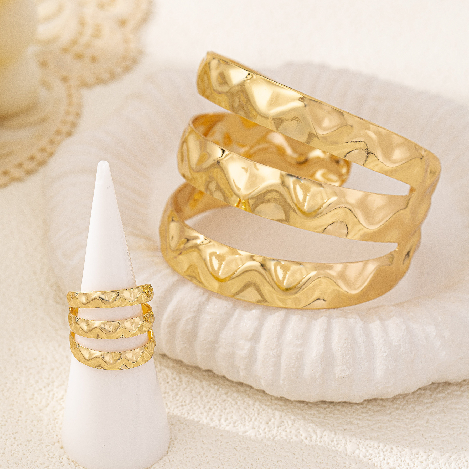 Picture of Cross-border Hot Selling Personality Fashion Exaggerated Hammer Line Bracelet Ring suit Suitable for Women's Party Wear