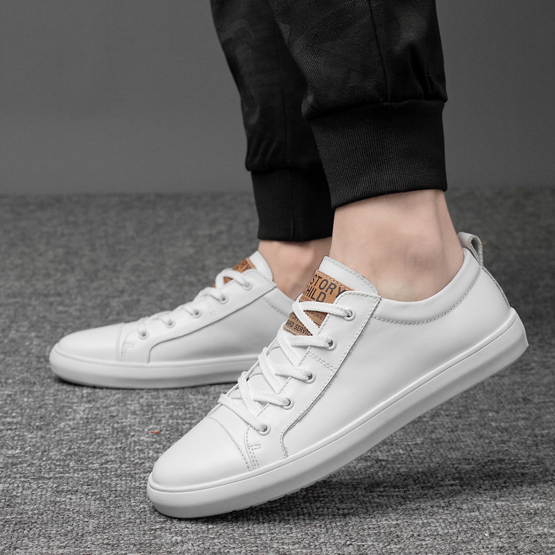 The first layer of leather board shoes men's shoes winter 2021 new soft leather soft bottom small white shoes casual sports shoes men's trendy shoes