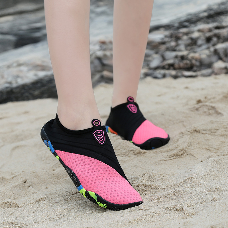 Picture of Outdoor Anti-Cut and Anti-Slip River Tracing Shoes for Couples, Beach Shoes, Quick-Drying Wading Shoes, Thick-Soled Swimming Shoes, Amphibious Shoes
