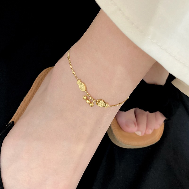 Small fish anklet women's summer Net red round beads High sense ins 2022 New Tide Cold wind niche design foot chain