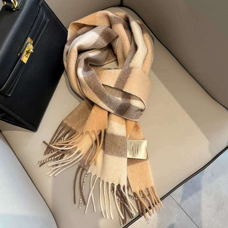 Picture of 2025 New British Wool Scarf Women's Autumn and Winter Plaid Warm Fashion Easiest for Match Middle-Aged Ladieswear's Scarf Gift