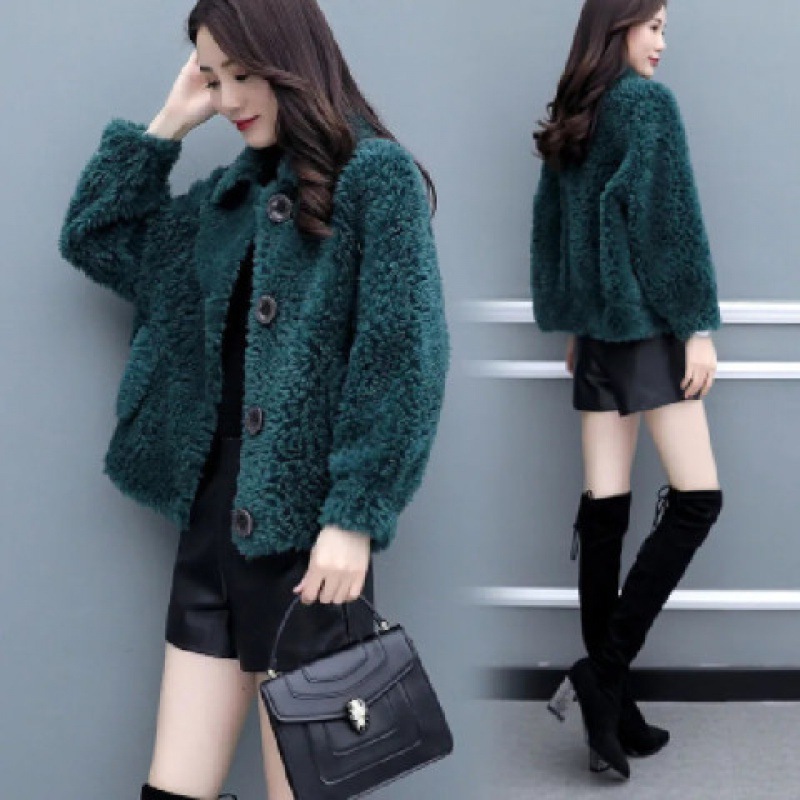 Picture of Fashion 2022 Winter Hong Kong Style Literature and Art Retro Women's Wear Sleeve Three-point Sleeve Pile Collar Factory Outlet