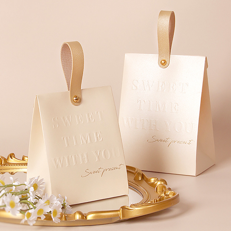 Picture of Portable Wedding Souvenir Candy Box European Style Wedding Candy Box 2025 New High-End Paper Box Wedding Candy Bag