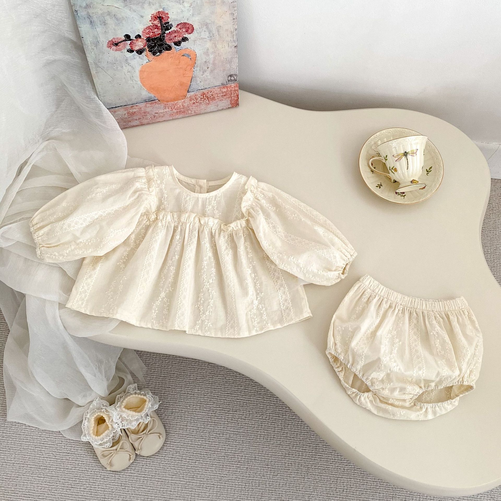 2025 new girls suit western-style flower embroidery shirt bread pants two-piece baby girl spring clothes